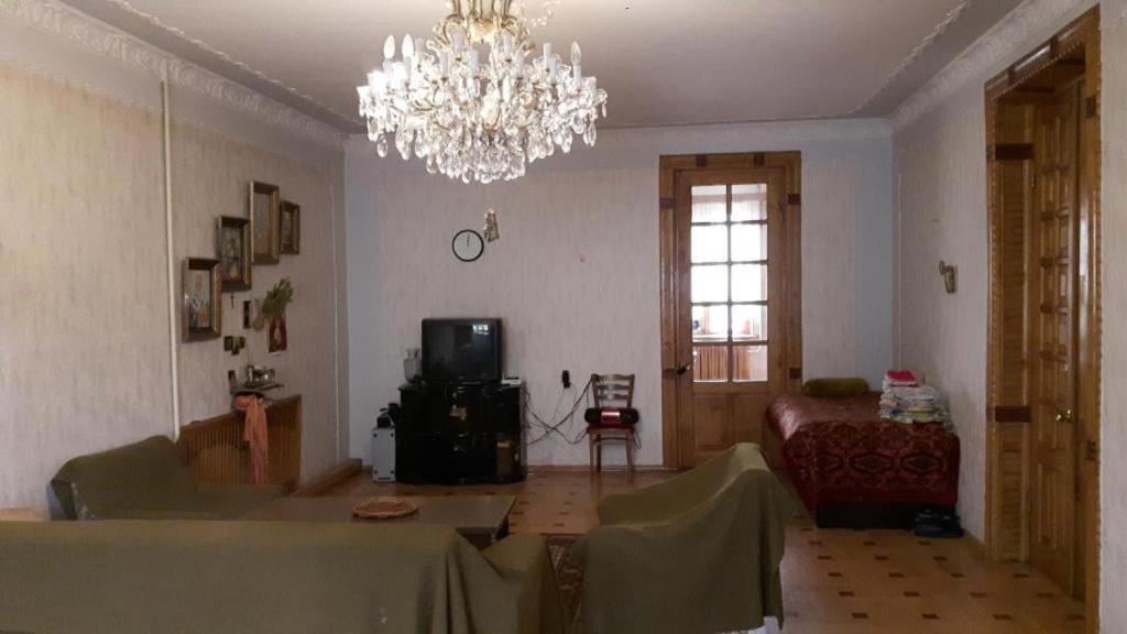 Hotel Guli à Gori Extérieur photo