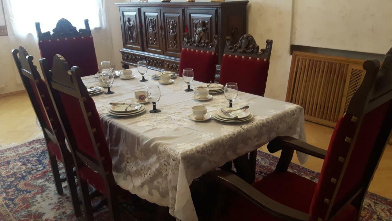 Hotel Guli à Gori Extérieur photo
