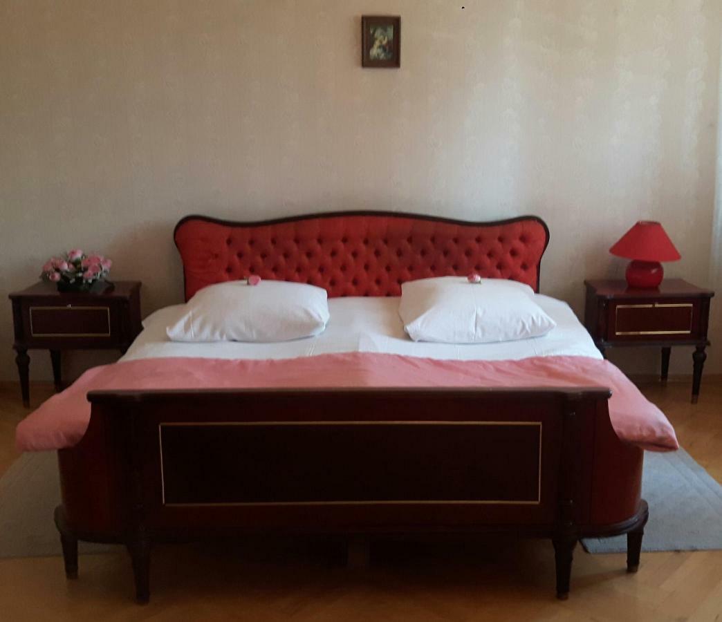 Hotel Guli à Gori Extérieur photo